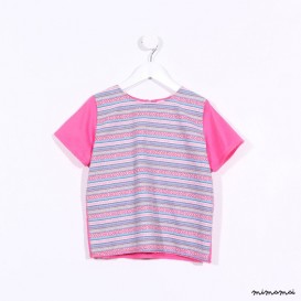 Boxy T-Top in pink stripes.