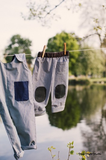 Baby trousers with green cork patches