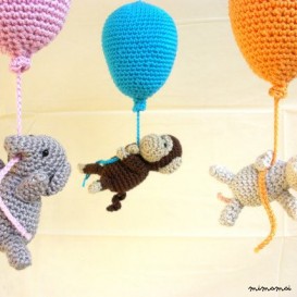 Balloons baby mobile