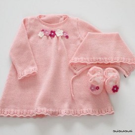 Maglia bambino vestito, cappello e scarpe da impostare. Neonata, nel colore rosa.