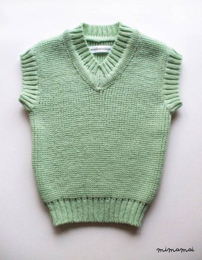 Babies/Children's knitted lambswool V-neck vest/waistcoat/gilet