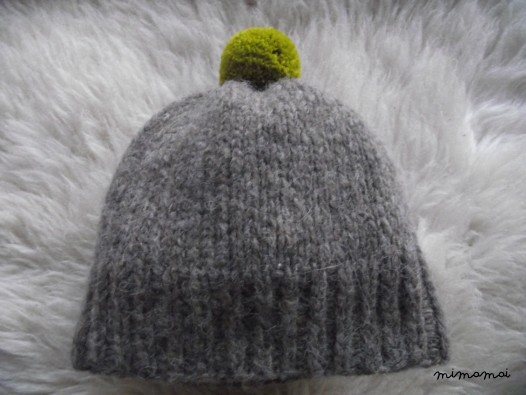 Hat with pom-pom