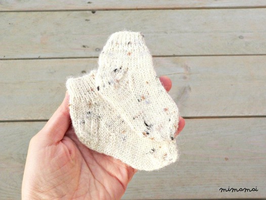 Wool infant socks - hand knit baby socks - newborn gift - baby shower gift