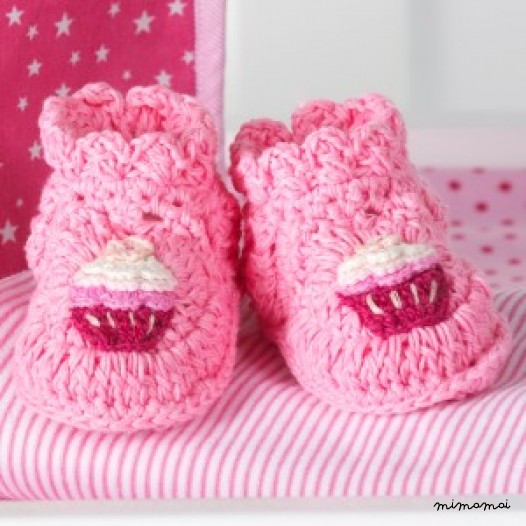 Cupcake Babygrow, bib and booties gift set