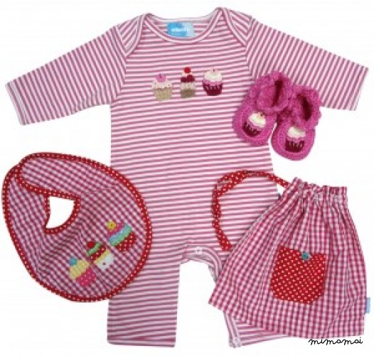 Cupcake Babygrow, bib and booties gift set