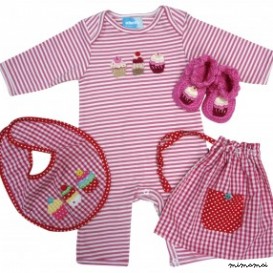 Cupcake Babygrow, bib and booties gift set