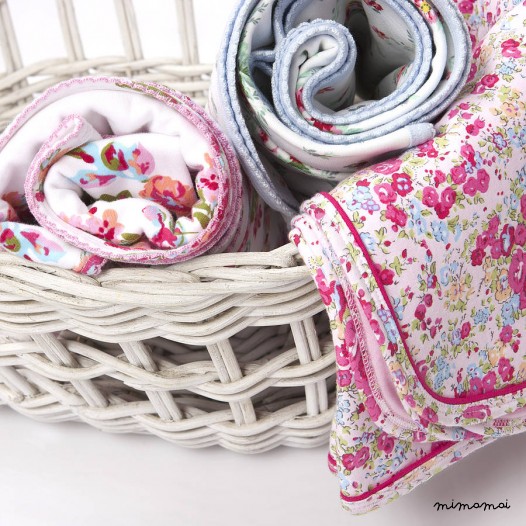 Lara baby blanket