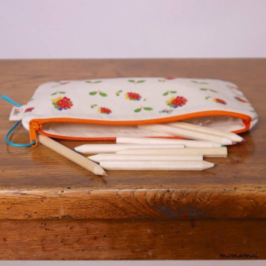 T&ograve;he flowers & butterflies pencil case