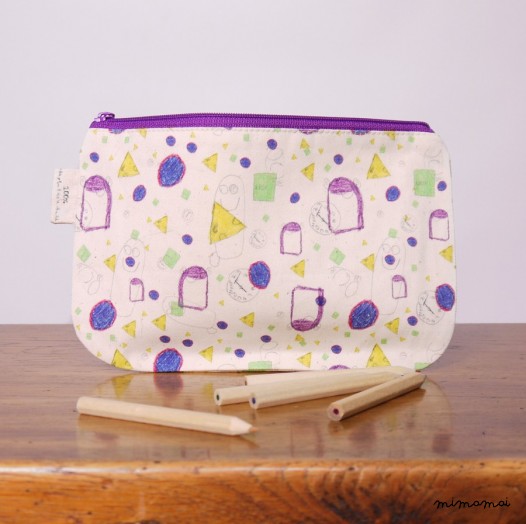 T&ograve;he purple picture pencil case