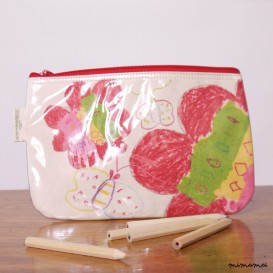 T&ograve;he laminated summer's day pencil case