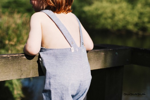 Kids dungarees with red pocket