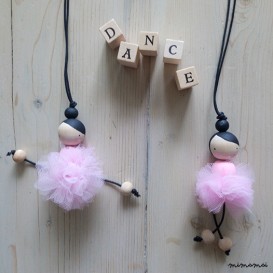 COLLANA TuT&ugrave; per bambine, in legno naturale dipinta a mano