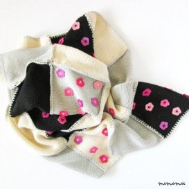 Maglia coperta Patchwork Baby, rosa grigio nero. 100% lana.