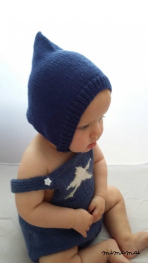 Knitted baby hat, baby pixie cap in Navy blue merino wool with button closure 0-6 months
