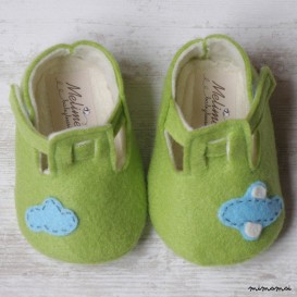 Baby felt shoes