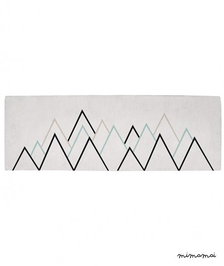 Tapis g&eacute;om&eacute;trique montagnes noir et menthe glac&eacute;e