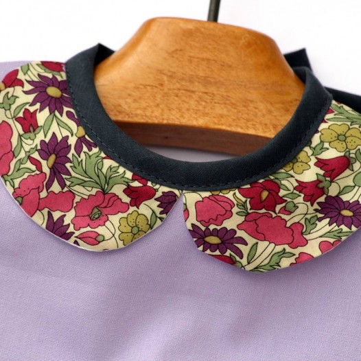 Bavoir-chic-col-Claudine-Liberty-Poppy-parme-5