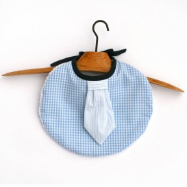 Bavoir-chic-cravate-bebe-bleu-ciel-vichy-rayures-4