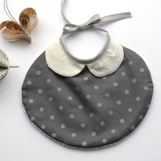 Bavoirs-de-Noel-gros-pois-gris-col-claudine-ecrue-1