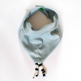Bavoir-bandanas-jersey-coton-bleu-ciel-bouton-pression-plastique