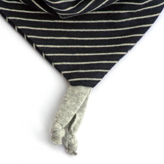 Bavoir-bandanas-marine-raye-pompon