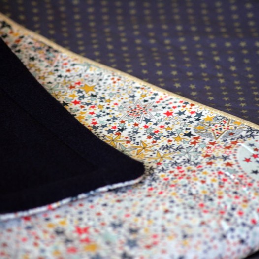Couverture-bebe-Liberty-Adelajda-mulitcolore-polaire-marine-1
