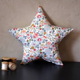 Coussin-etoile-Liberty-Betsy-porcelaine-1