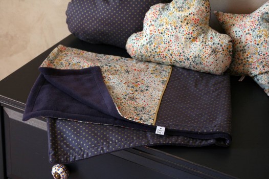 Couverture-bebe-Liberty-Adelajda-mulitcolore-polaire-marine-6