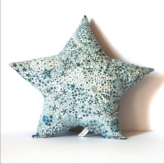 Coussin-etoile-Liberty-adelajda-bleu-3