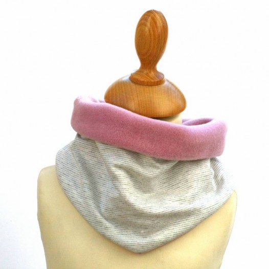 Snood-bebe-rose-fonce-raye-ecru-gris-1