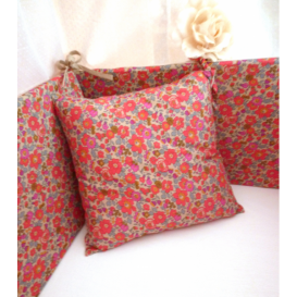 coussin-en-liberty-betsy-fluo-the-et-coton-beige-dehoussable-.jpg
