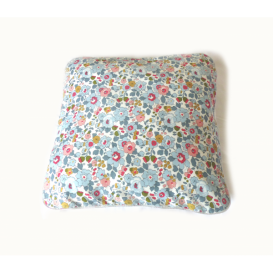 coussin-en-liberty-betsy-fluo-the-et-coton-beige-dehoussable-.jpg