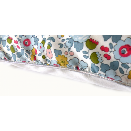 coussin-en-liberty-betsy-fluo-the-et-ssbeige-dehoussable-.jpg