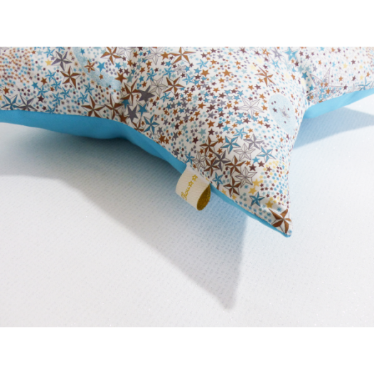 coussin-etoile-diffddderents-lidddberty.jpg