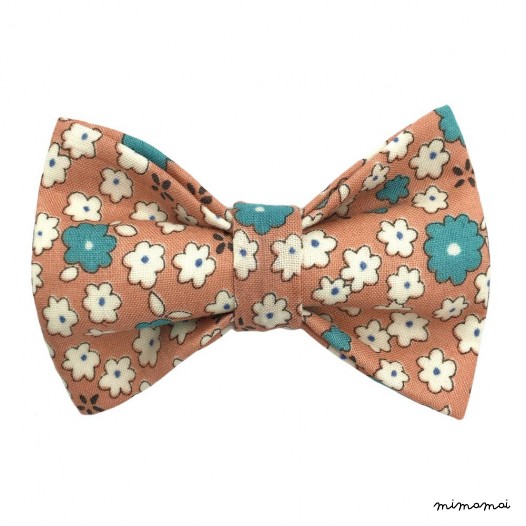 Child salmon-coloured with white and blue flowers, cotton
