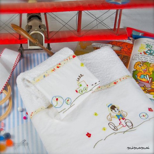 Pinocchio set 2 asciugamani di bambino, ricamato a mano, bagno asciugamano