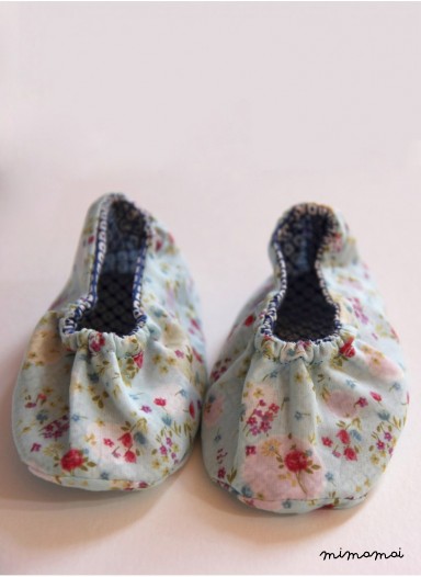 Babuchas blue flower