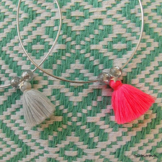 Collier "Magic Pom Pom" gris