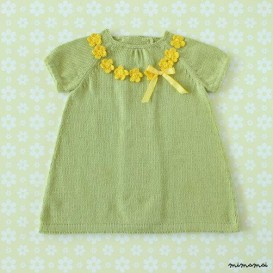 Baby maglia abito verde. Collana Crochet giallo. 100% cotone.