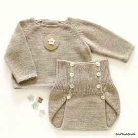 Maglia bambino insieme, maglione e copertura del pannolino, latte.