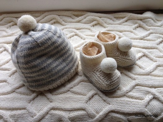 Pom pom hat