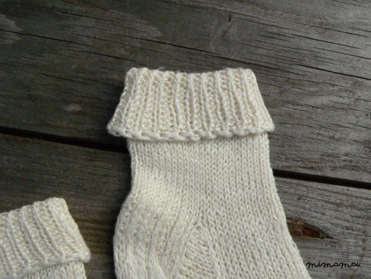 Hand knit baby linen socks - baby socks - newborn socks