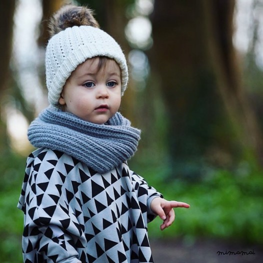 "Your mountain is waiting" poncho grey