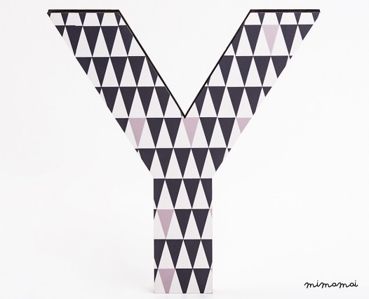 lettera in legno Y - trama triangoli neri