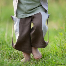 Linen brown pants with grey pockets