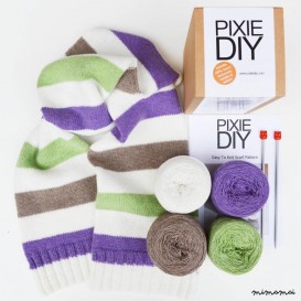 STRIPY SCARF KNITTING KIT - 2 COLOURS AVAILABLE