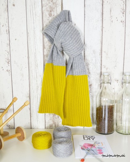 RIBBED SCARF KNITTING KIT - 2 COLOURS AVAILABLE