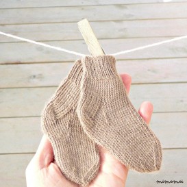 Newborn socks - wool infant socks - hand knit baby socks - newborn gift