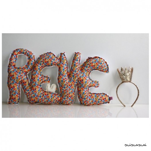 Grand coussin mot "R&ecirc;ve" 55x28 cm