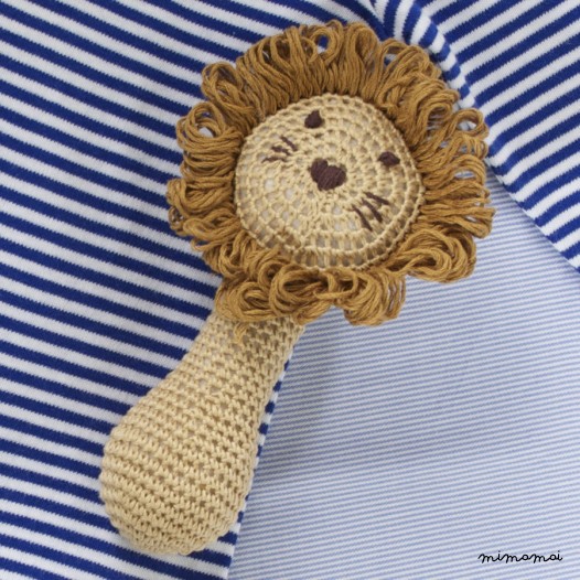 Crochet lion rattle